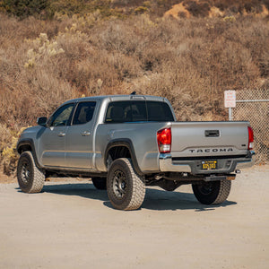Dirt King 2.5 Smooth Body Shocks DCA Remote Reservoir | Toyota Tacoma (2005-2023)