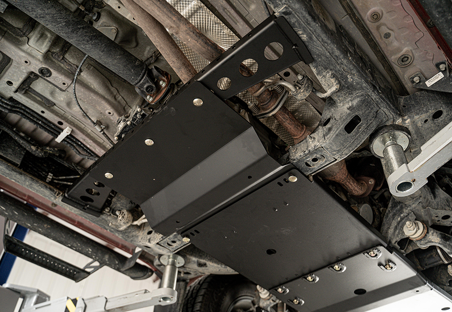 Cali Raised Transfer Case Skid Plate  | Toyota Tacoma (2016-2023)