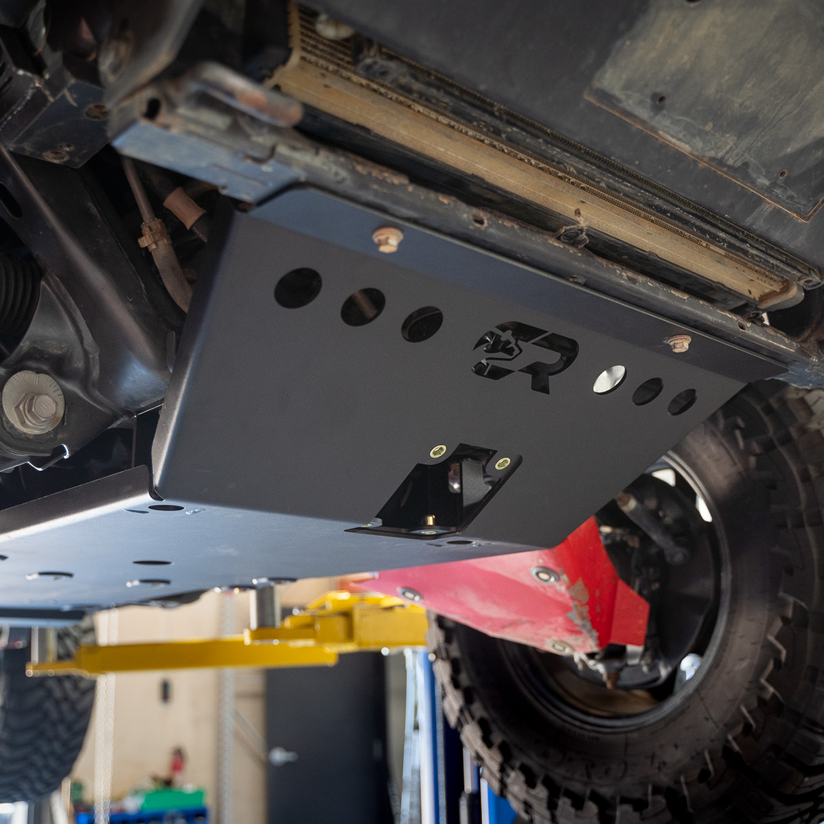 Cali Raised Front Skid Plate | Toyota FJ Cruiser (2010-2014)