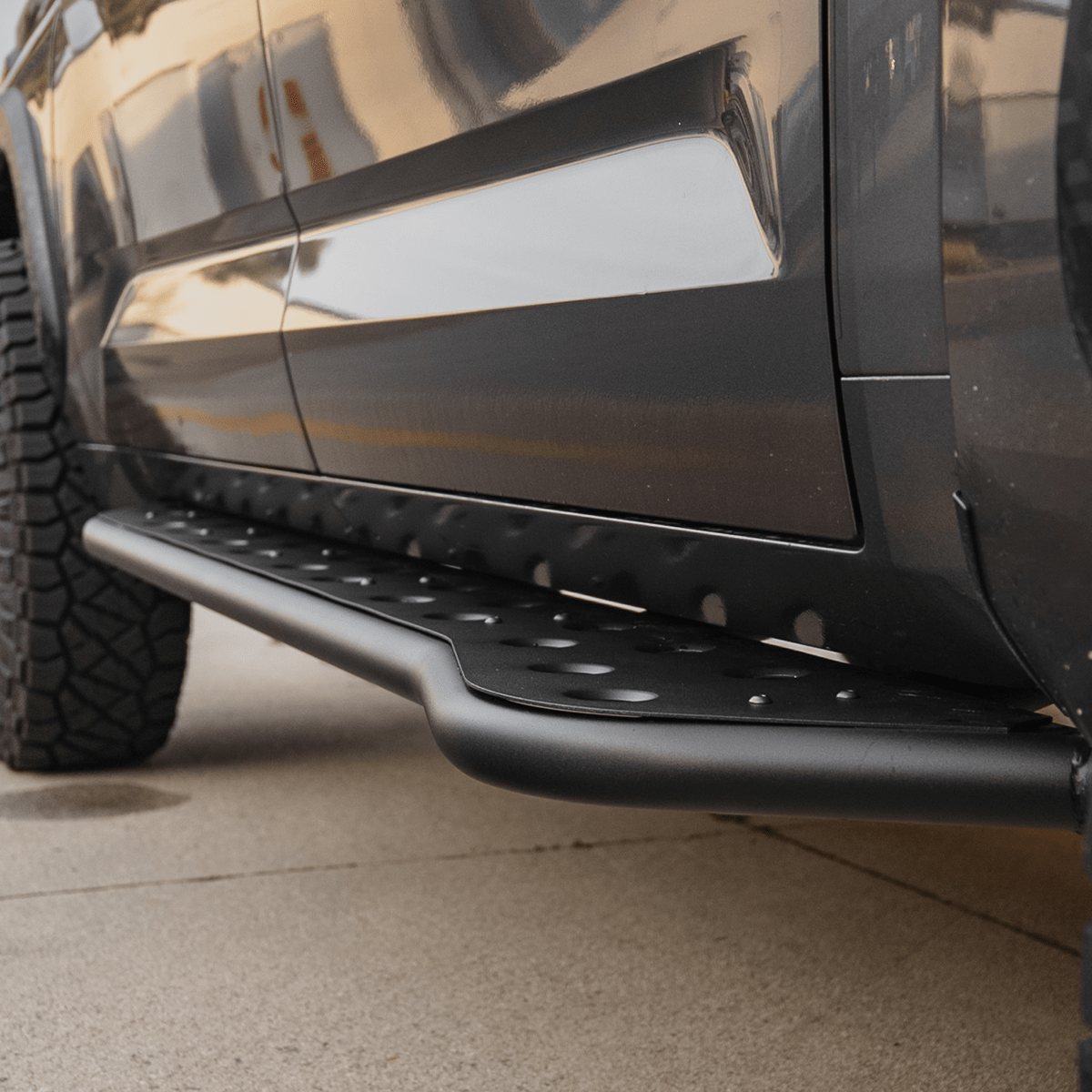 Cali Raised Rock Sliders | Toyota Tundra (2022 - 2026) - Truck Brigade
