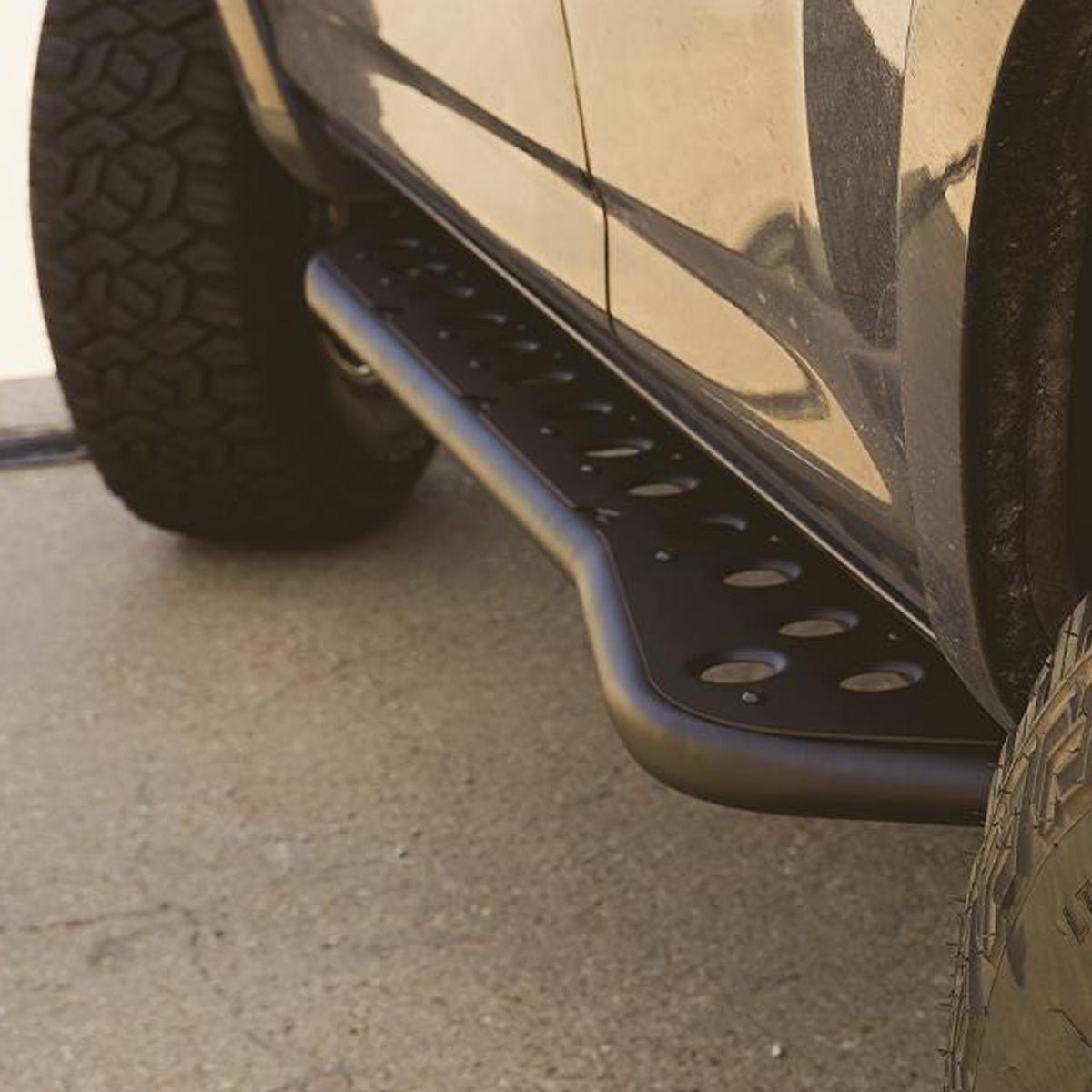 Cali Raised Step Edition Rock Sliders | Lexus GX470 (2003-2009) | Truck Brigade