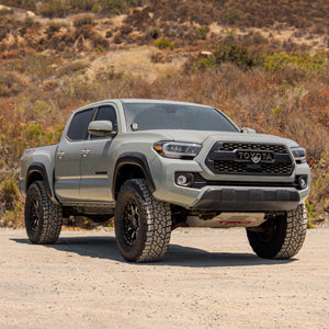 Dirt King 2.5 Smooth Body Shocks DCA Remote Reservoir | Toyota Tacoma (2005-2023)