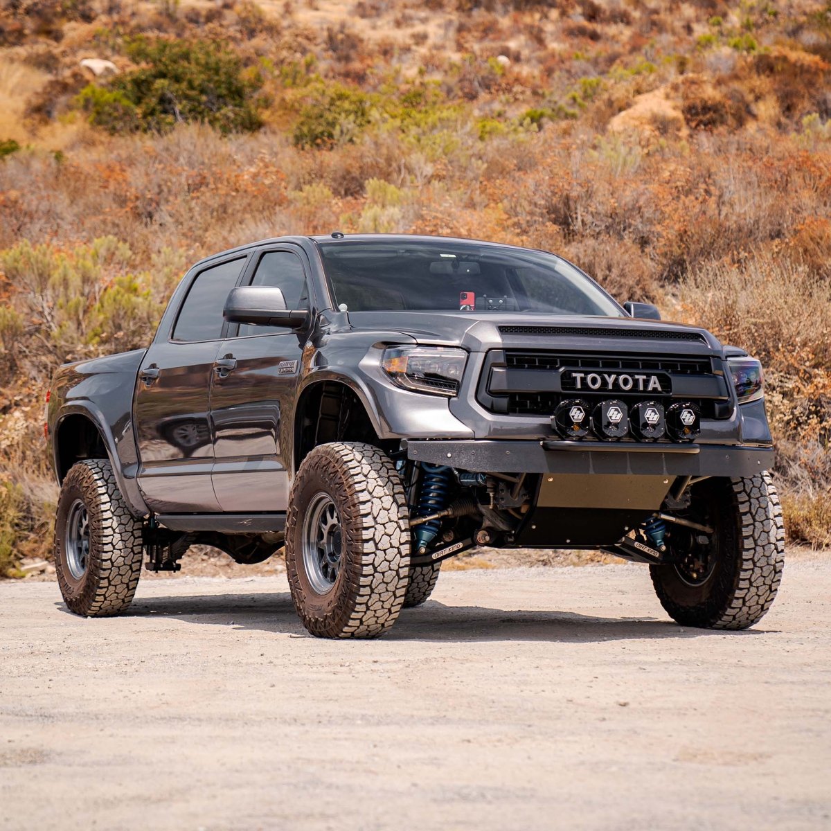 Dirt King Bypass Shock Hoop Kit | Toyota Tundra (2007 - 2021) | Truck Brigade