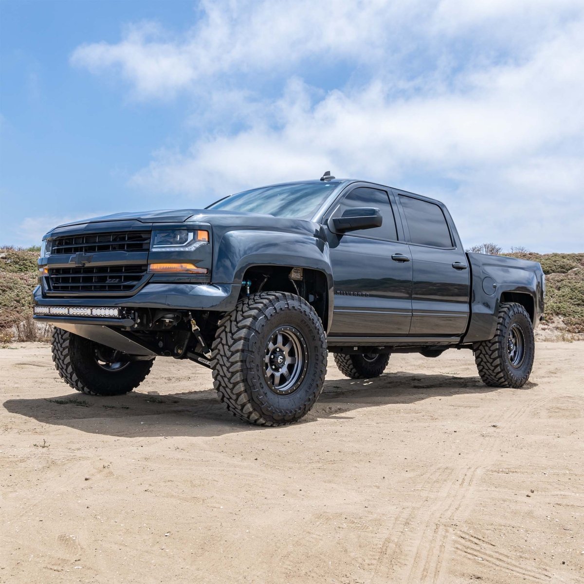 Dirt King Long Travel Kit | GMC Sierra (2007 - 2016) | Truck Brigade