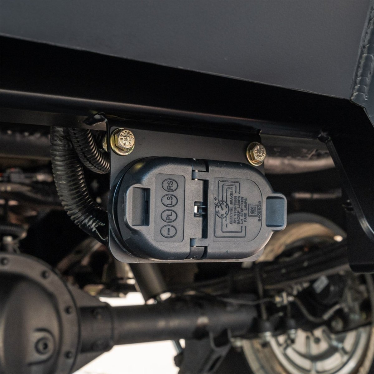 Dirt King Rear Hitch Receiver | GMC Sierra 1500 (2019 - 2025) | Truck Brigade