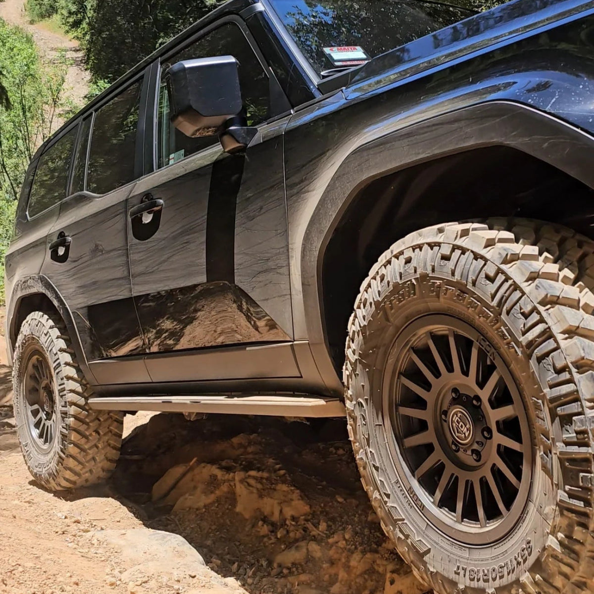 Dissent Off - Road Step Sliders | Toyota Land Cruiser (2024 - 2025) - Truck Brigade