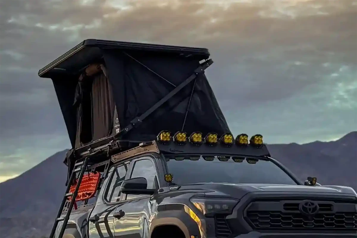Freespirit Recreation Evolution XL Rooftop Tent | Truck Brigade