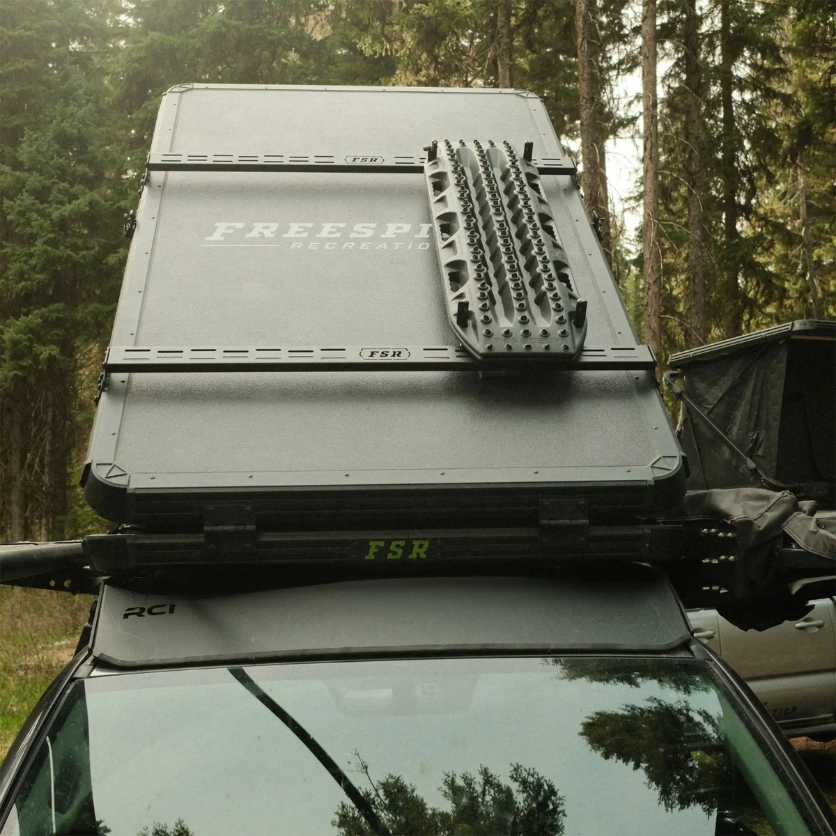 Freespirit Recreation Hard Shell Series - Crossbar Kits