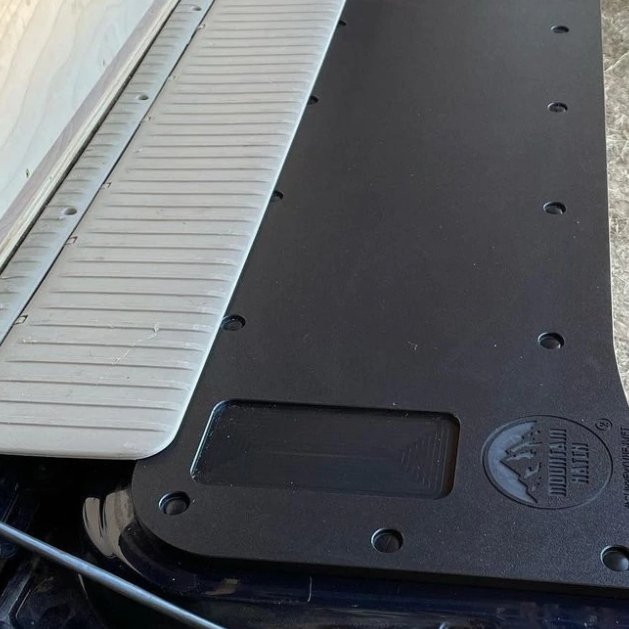 Mountain Hatch Tailgate Insert | Toyota Land Cruiser 100 Series (1998-2007) - Truck Brigade